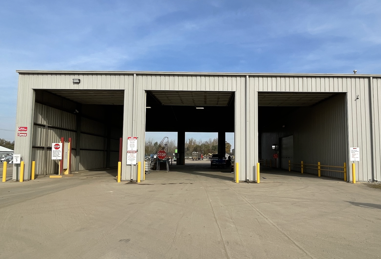 rochester iron & metal entrance